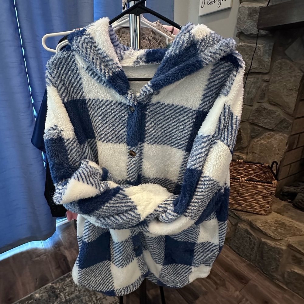 Blue / White Checkered Button Up - Super Cozy & Soft Size XL